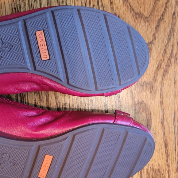 Cole Haan Red Gold Buckle Nike Leather Bow Wedge Shoes - Picture 5 of 5